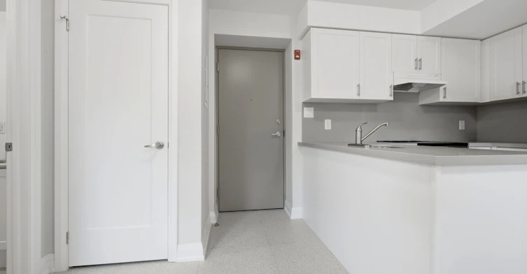 2-91 Wentworth Street S, Hamilton, ON, L8N 2Y9 - 4