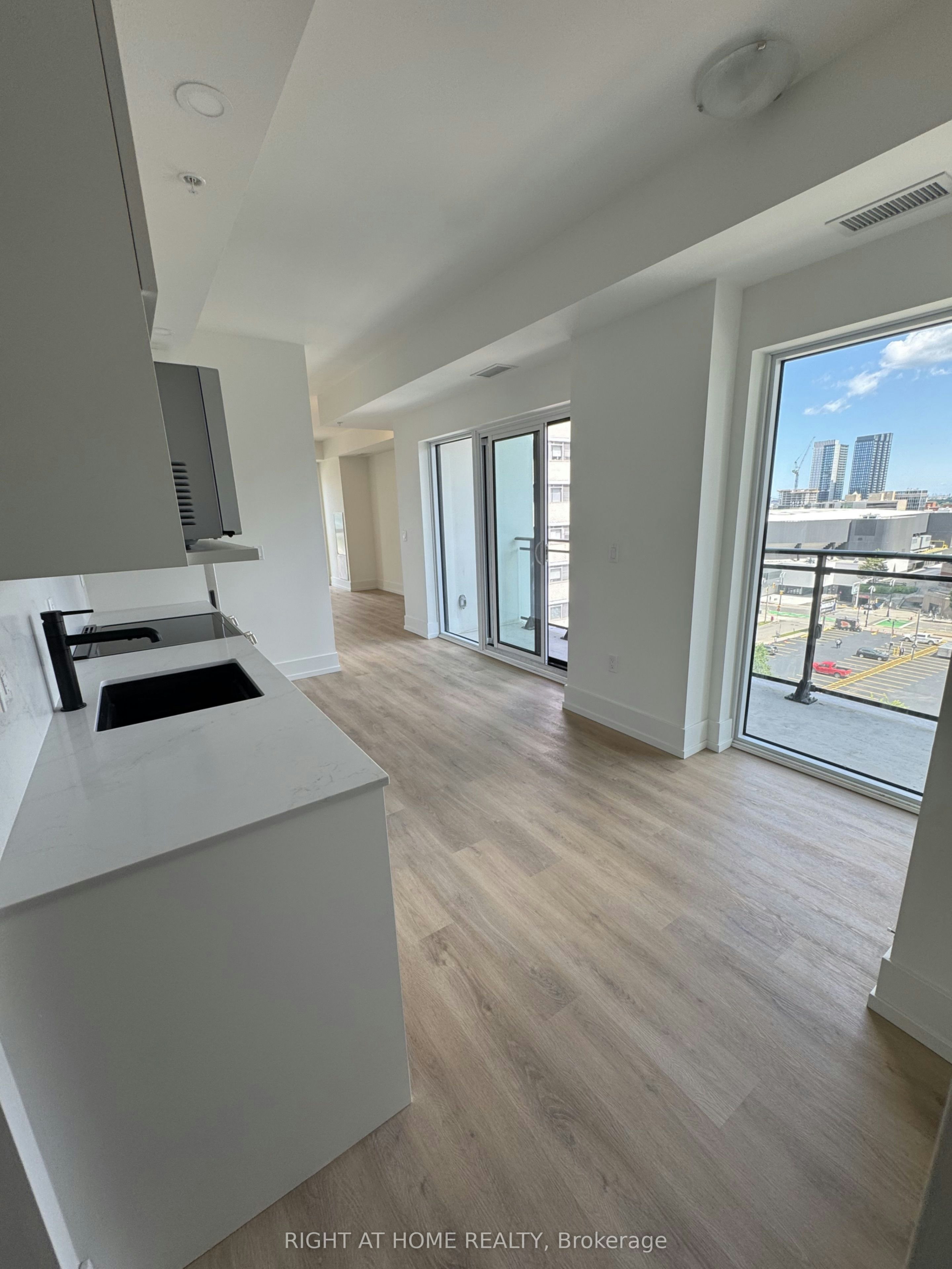 808-206 King Street W, Hamilton, ON, L8P 1A5 - 3
