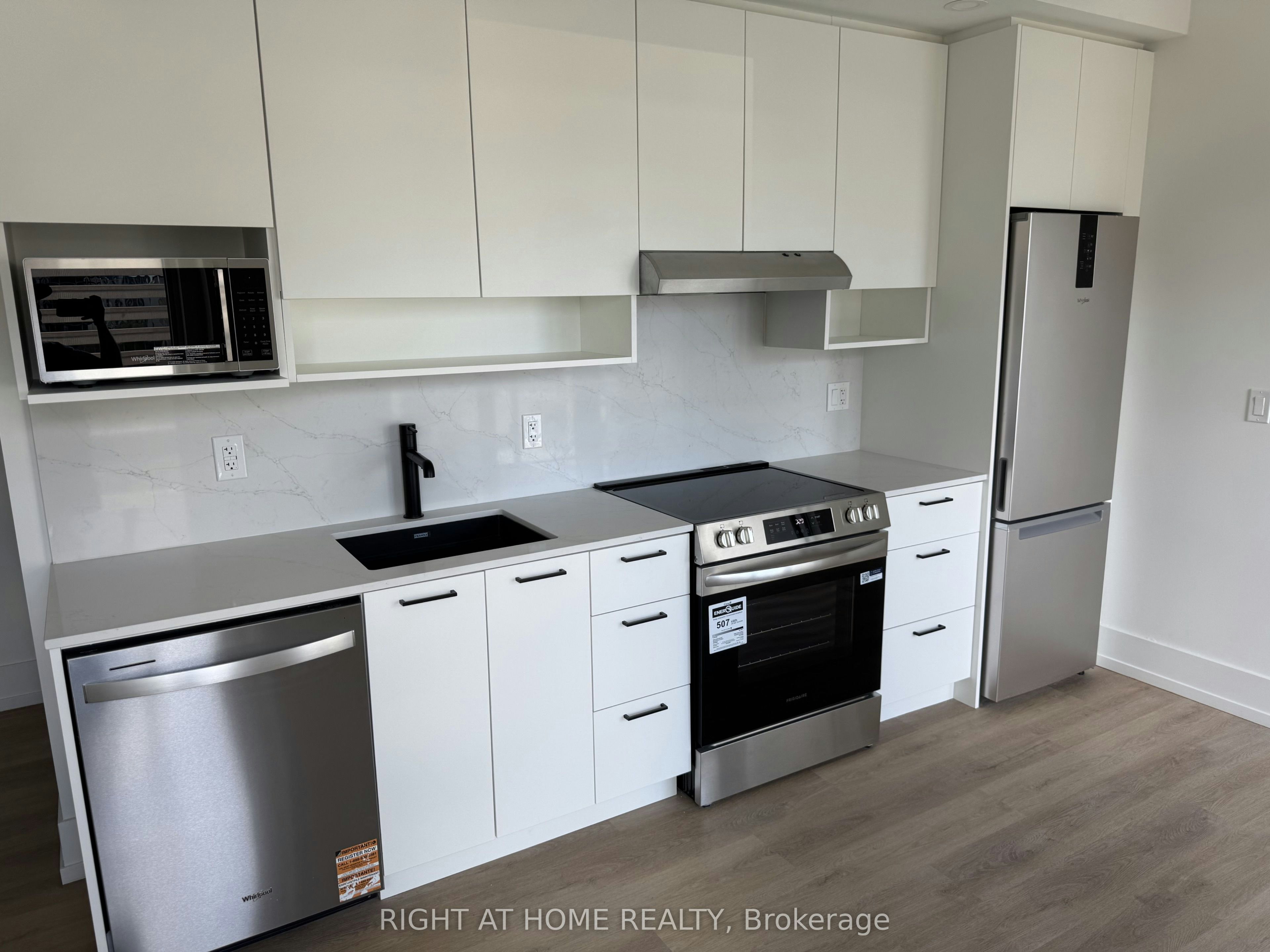 808-206 King Street W, Hamilton, ON, L8P 1A5 - 2
