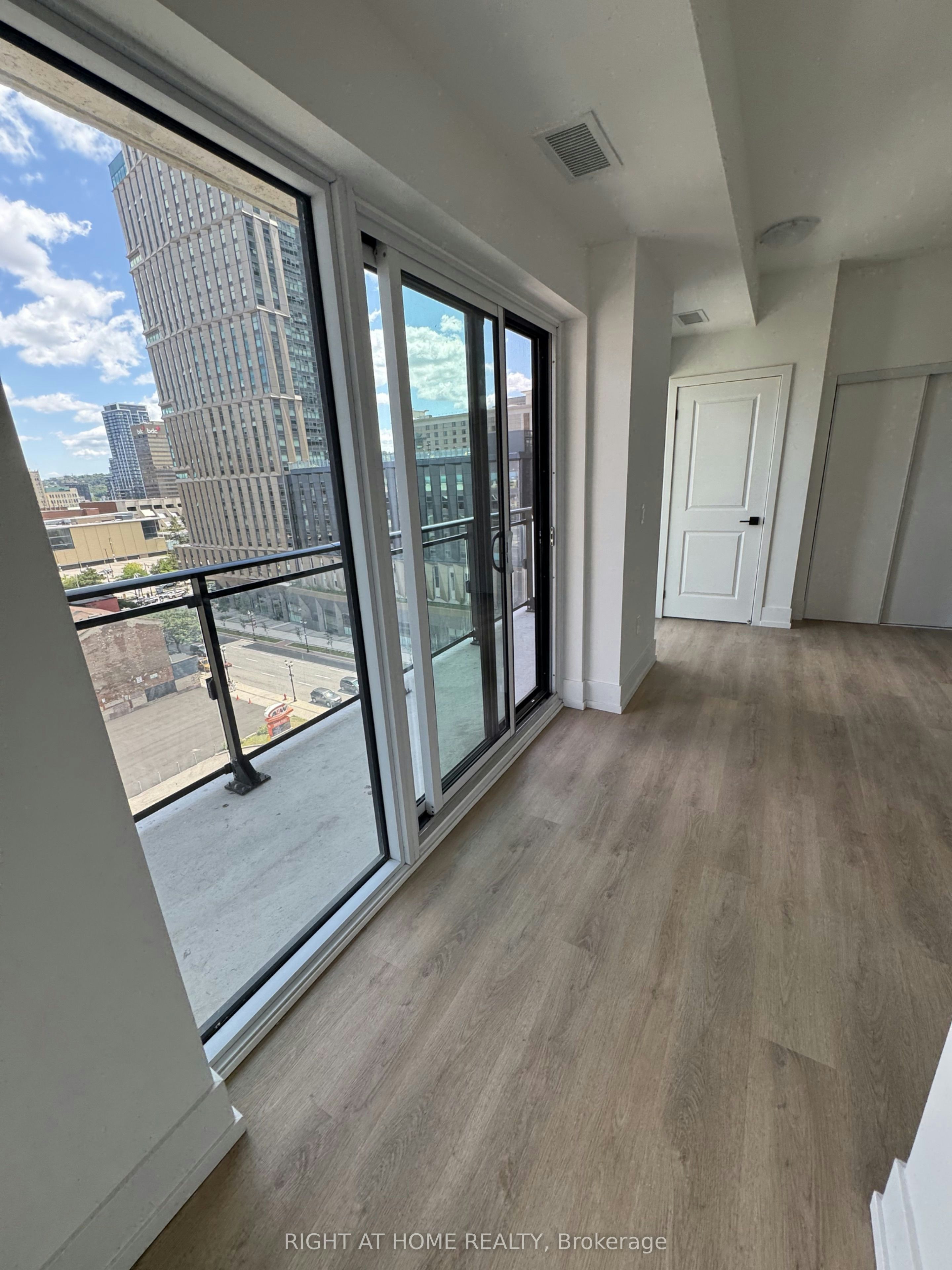 808-206 King Street W, Hamilton, ON, L8P 1A5 - 6