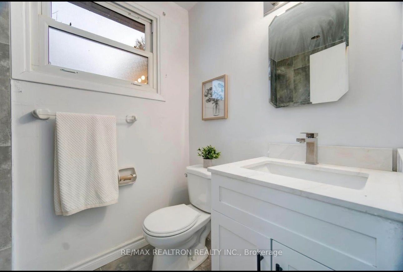 29 Court Lane, London, ON, N5W 5M6 - 2