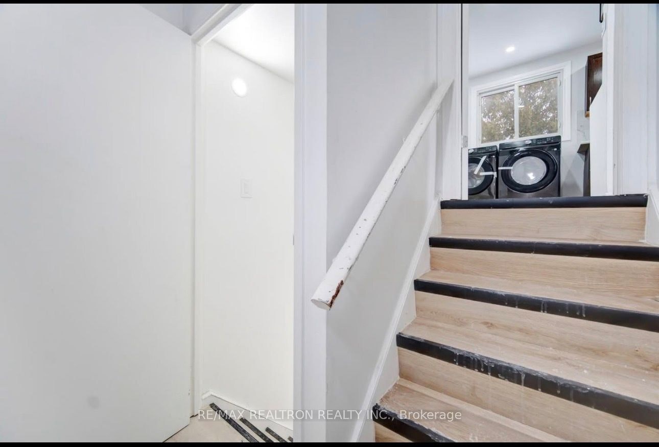 29 Court Lane, London, ON, N5W 5M6 - 3