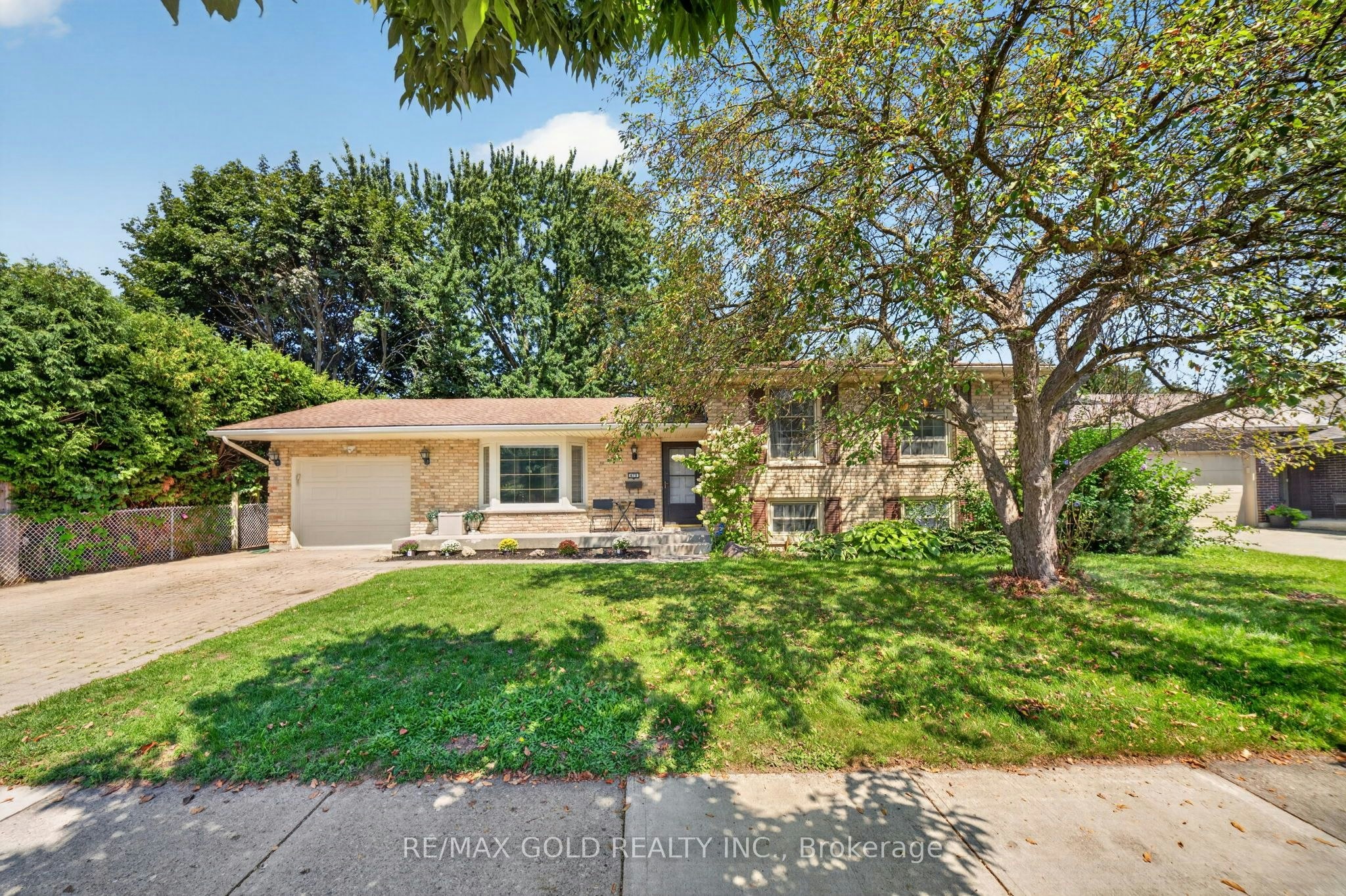 670 Grenfell Drive, London, ON, N5X 2C5