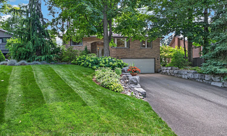 245 Corrie Crescent