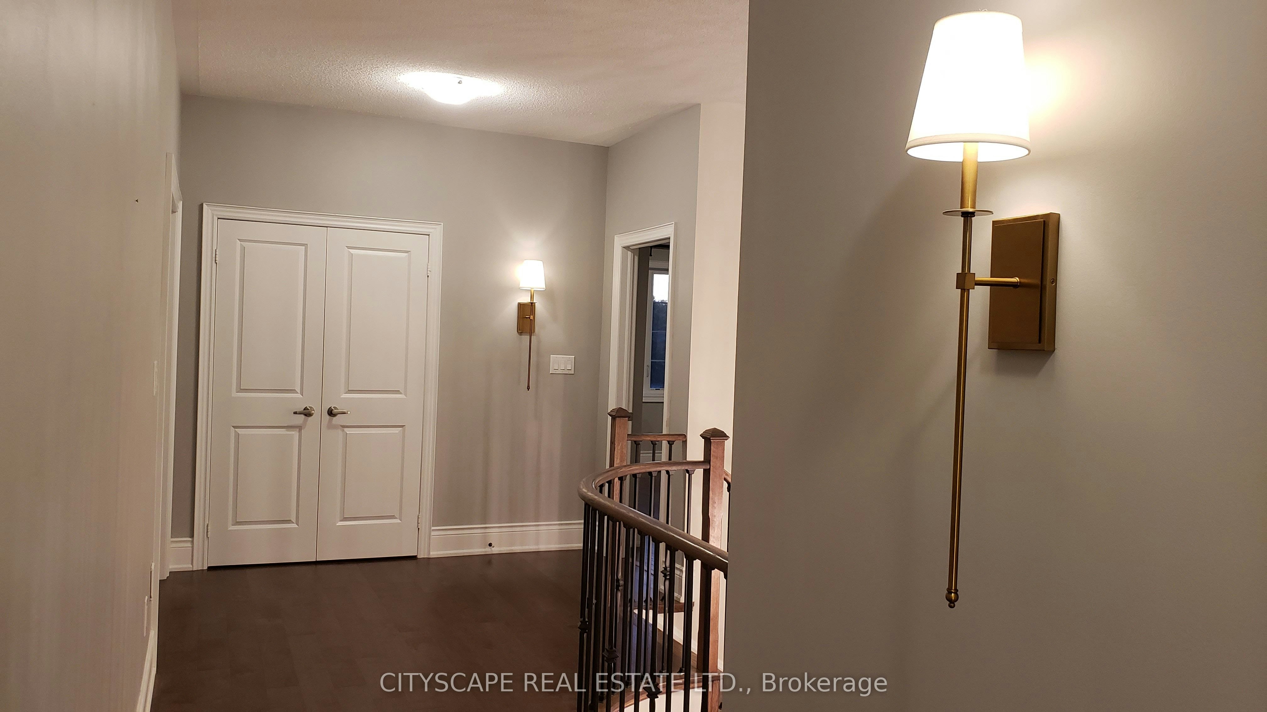 56 Golden Hawk Drive, Hamilton, ON, L8B 1W9 - 12