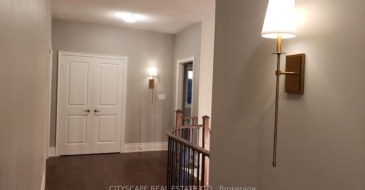 56 Golden Hawk Drive, Hamilton, ON, L8B 1W9 - 12