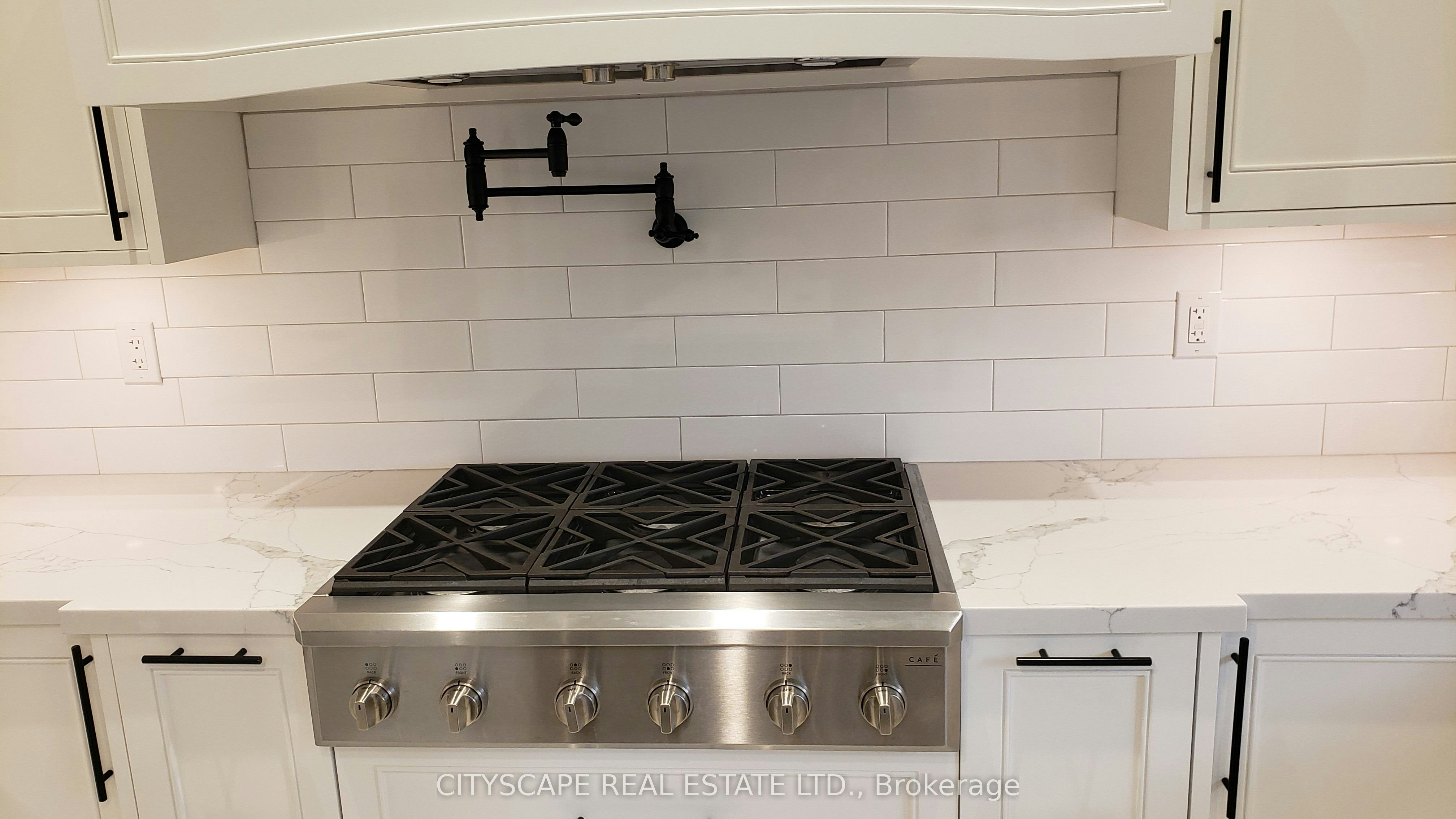 56 Golden Hawk Drive, Hamilton, ON, L8B 1W9 - 8