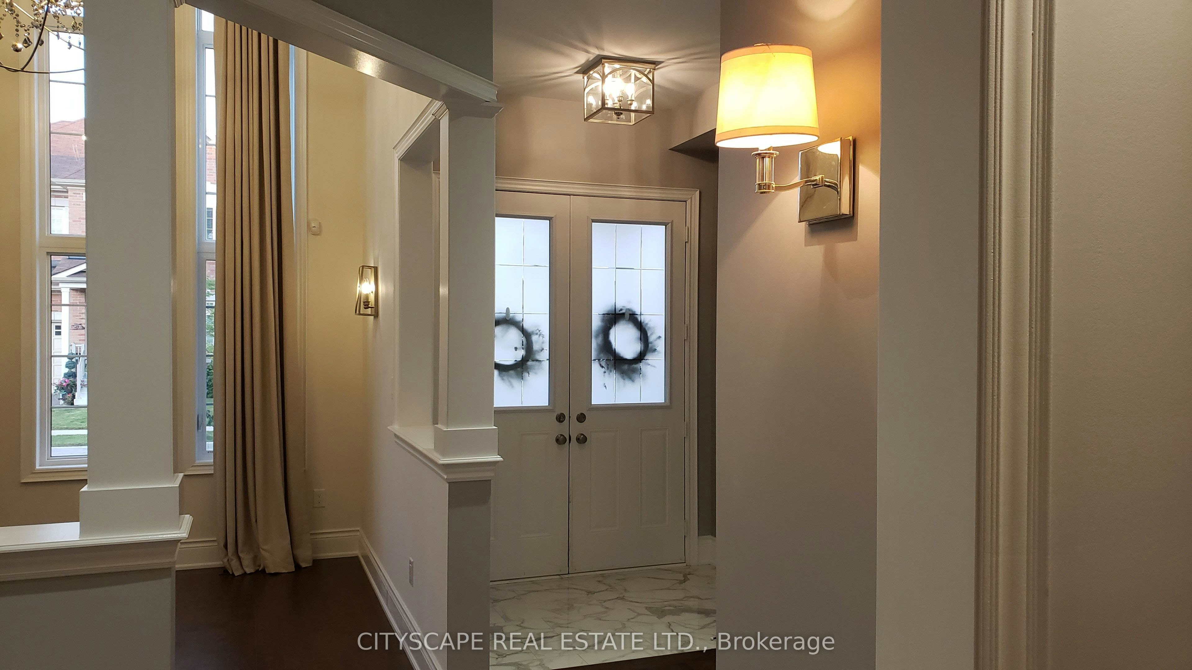 56 Golden Hawk Drive, Hamilton, ON, L8B 1W9 - 4
