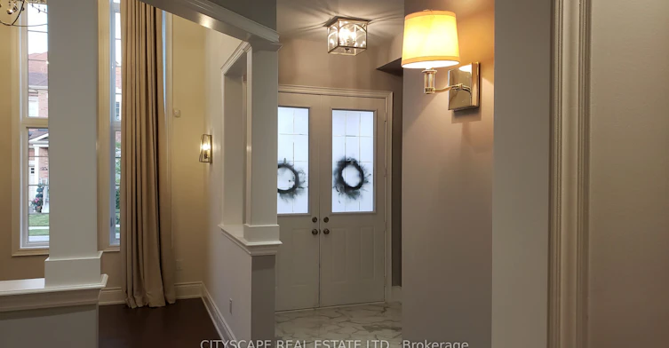 56 Golden Hawk Drive, Hamilton, ON, L8B 1W9 - 4