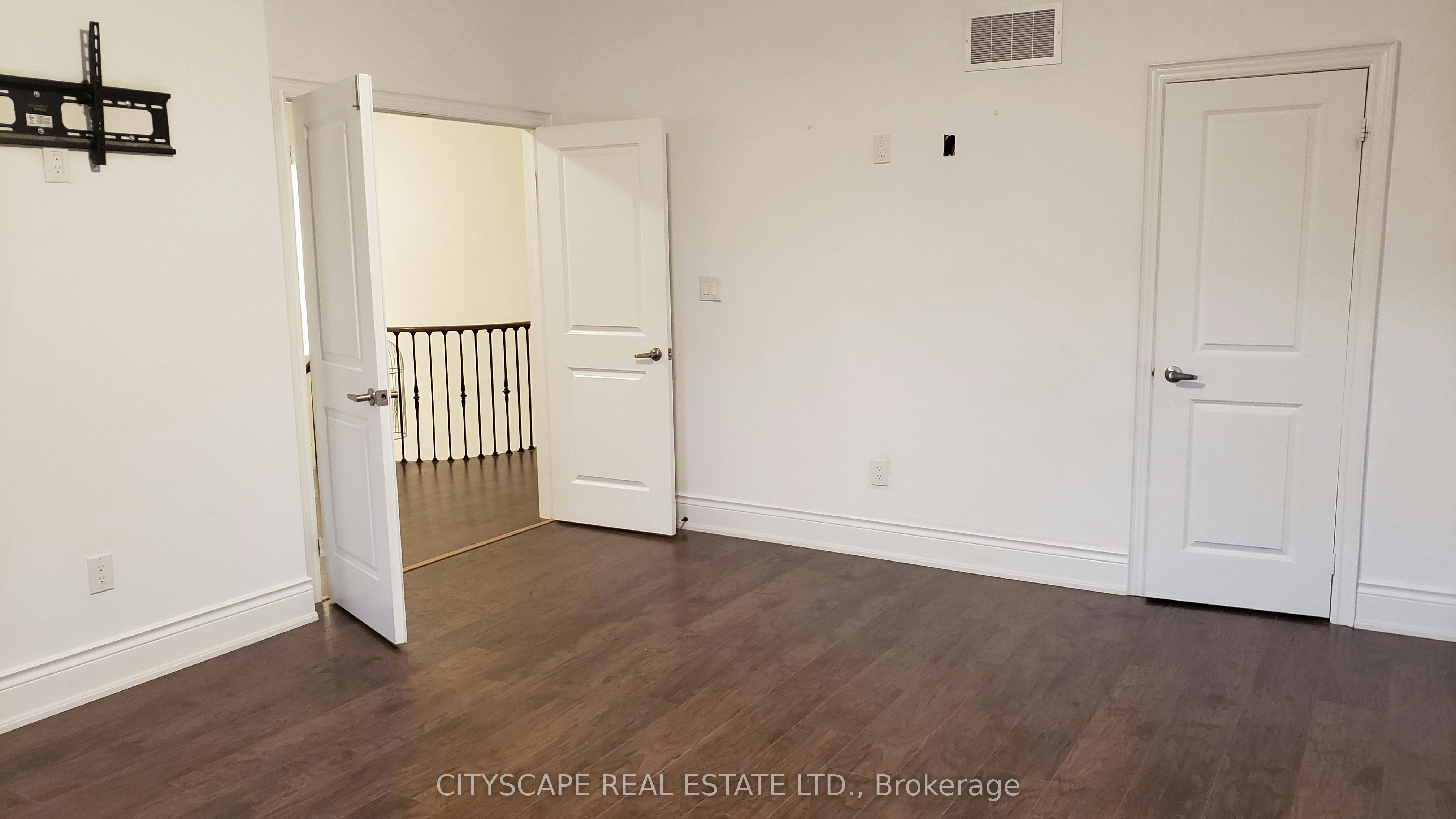 56 Golden Hawk Drive, Hamilton, ON, L8B 1W9 - 17