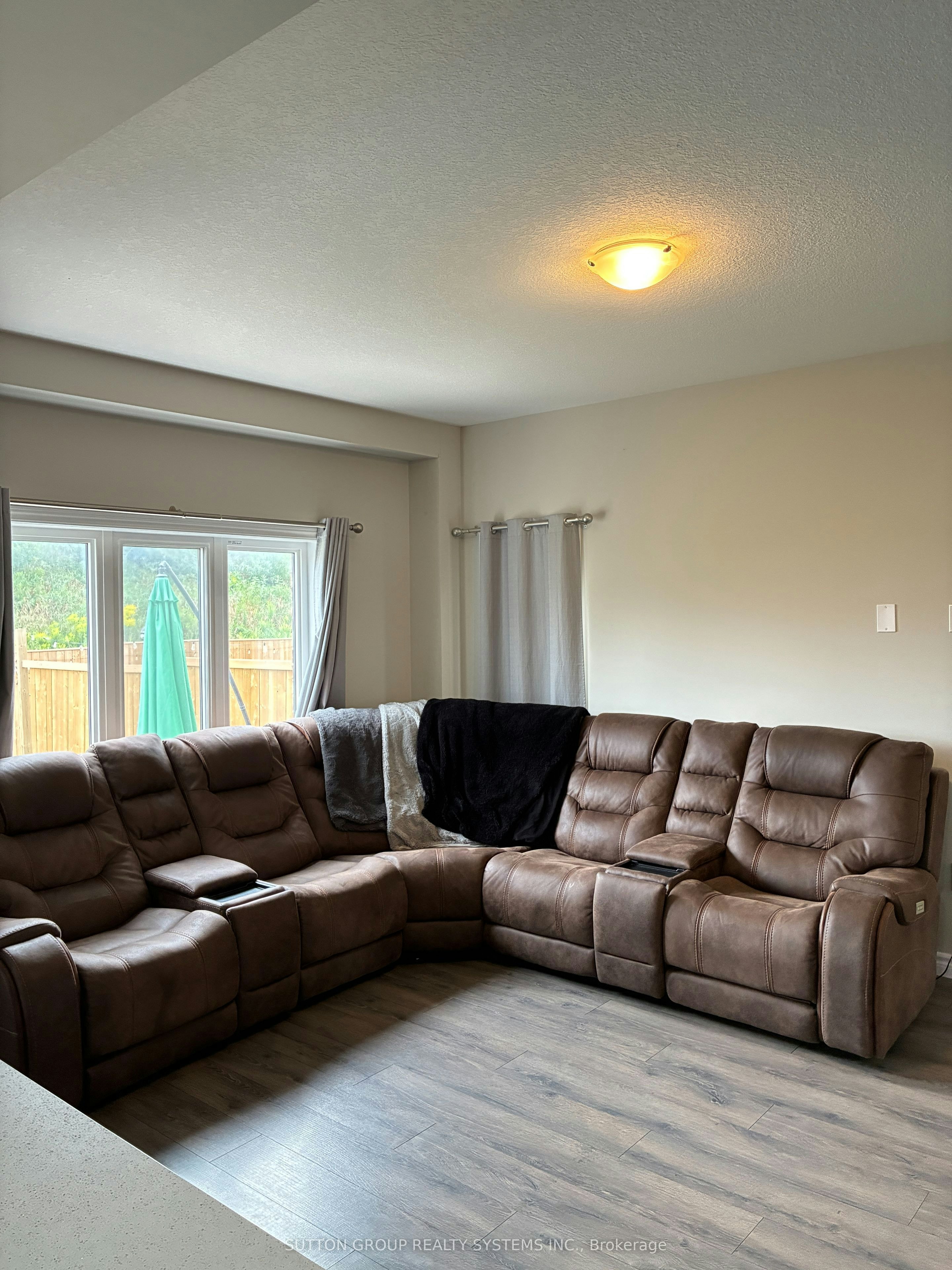 1348 Calais Drive, Woodstock, ON, N4T 0L8 - 6