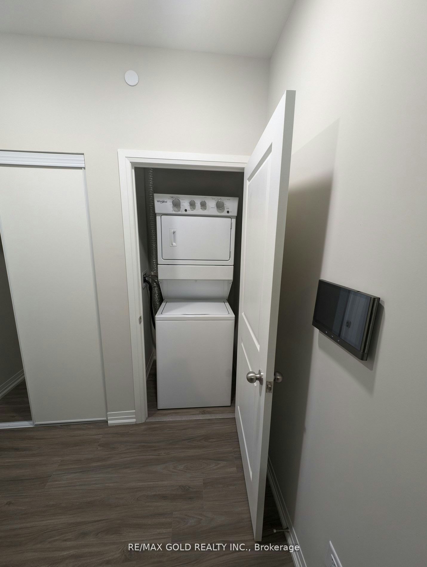 105-50 Herrick Avenue, St. Catharines, ON, L2P 2T9 - 16