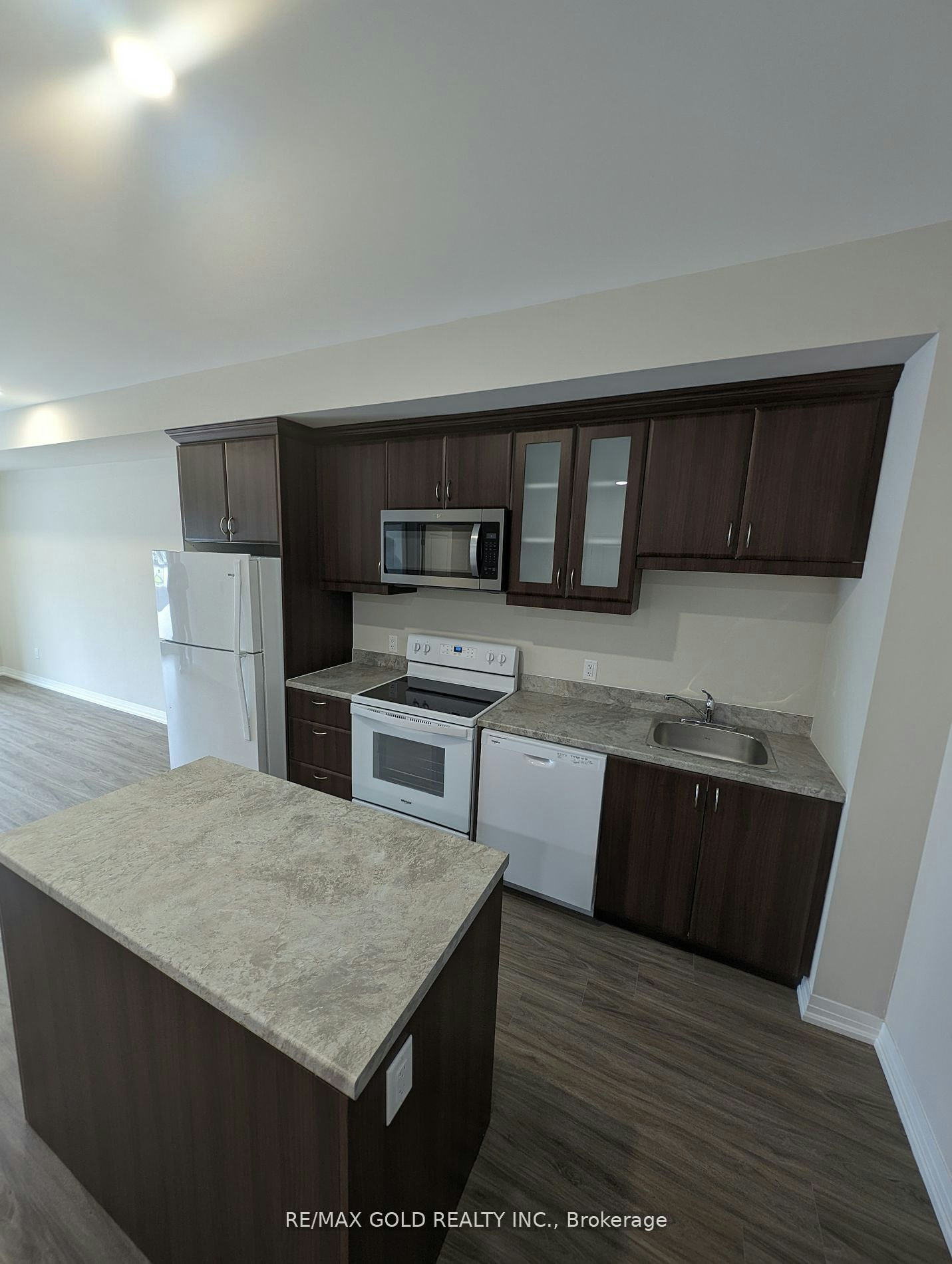 105-50 Herrick Avenue, St. Catharines, ON, L2P 2T9 - 2