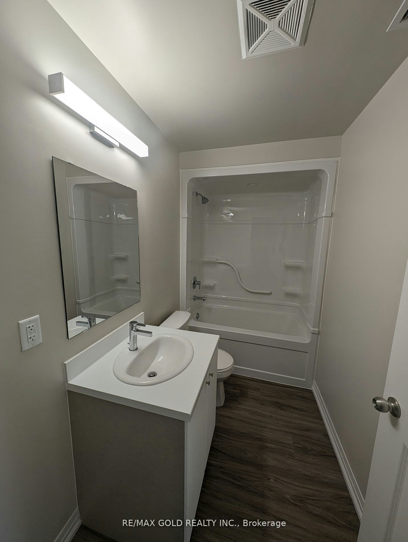 105-50 Herrick Avenue, St. Catharines, ON, L2P 2T9 - 12