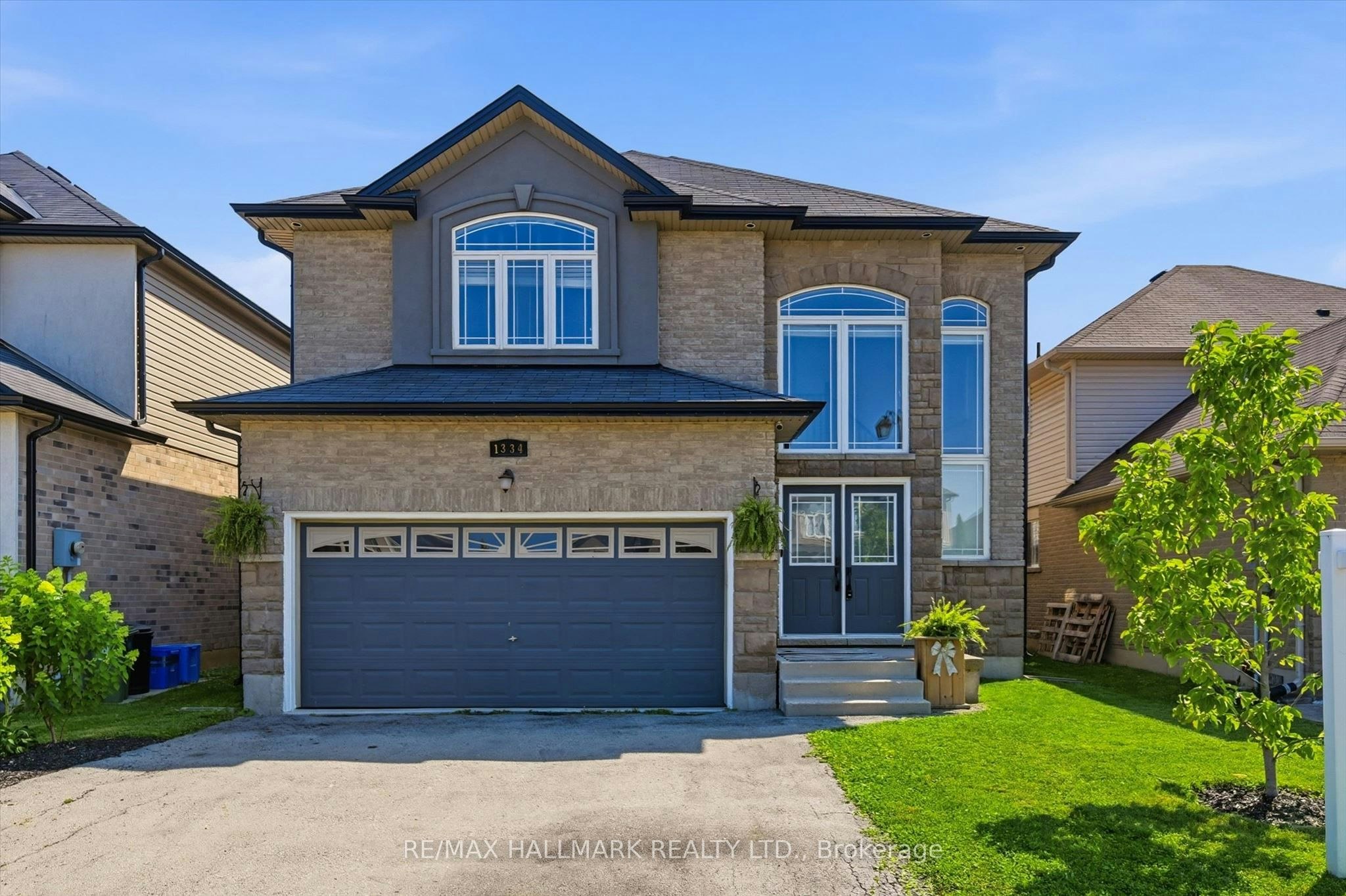 1334 Upper Paradise Road, Hamilton, ON, L9B 0C3