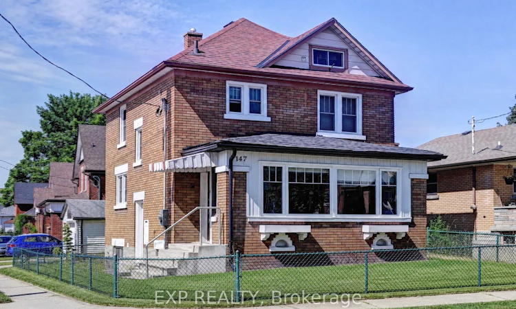 147 Courtland Avenue E