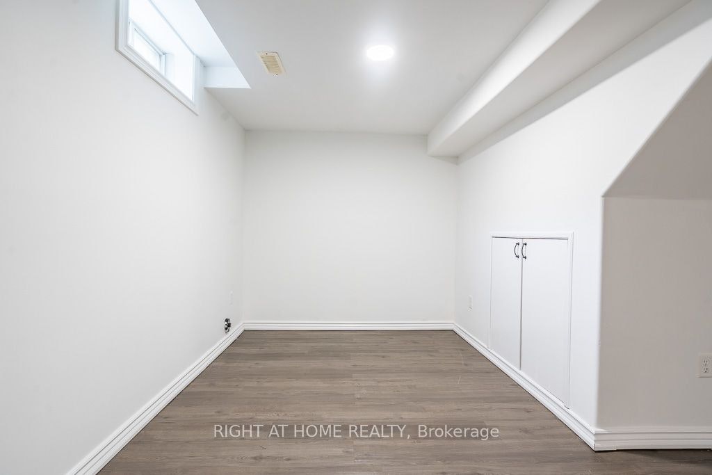 27 Panorama Way, Hamilton, ON, L8E 6C6 - 29