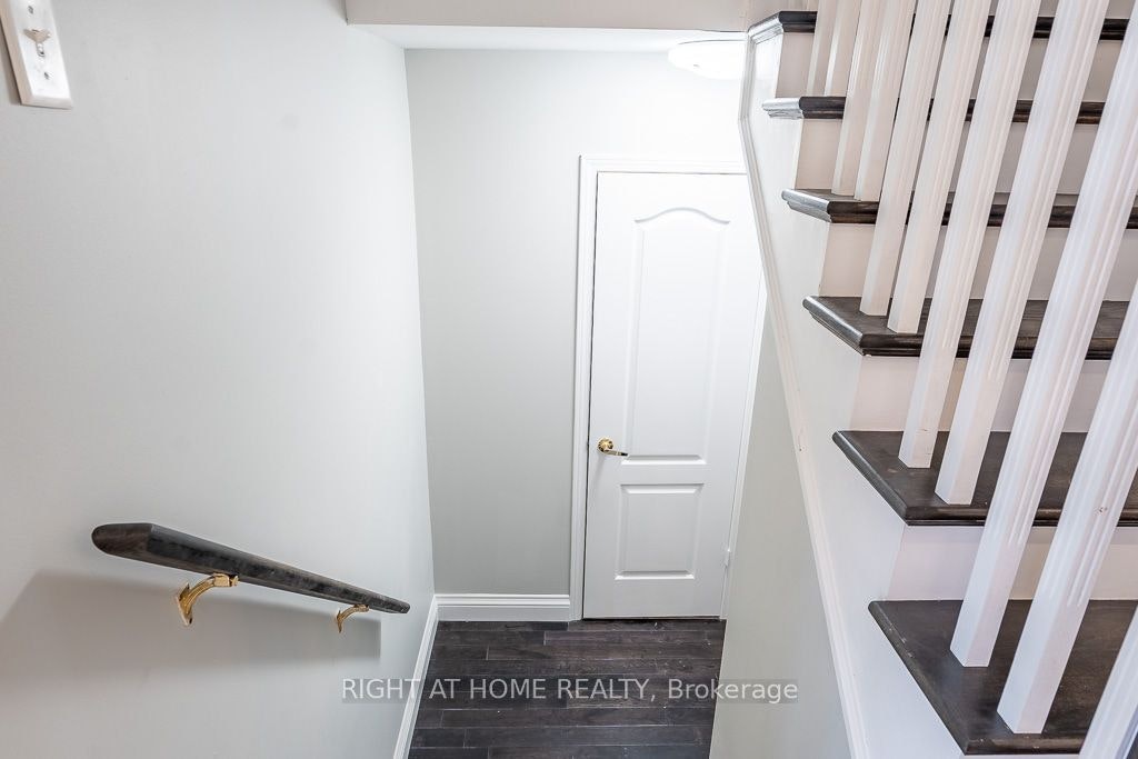 27 Panorama Way, Hamilton, ON, L8E 6C6 - 27