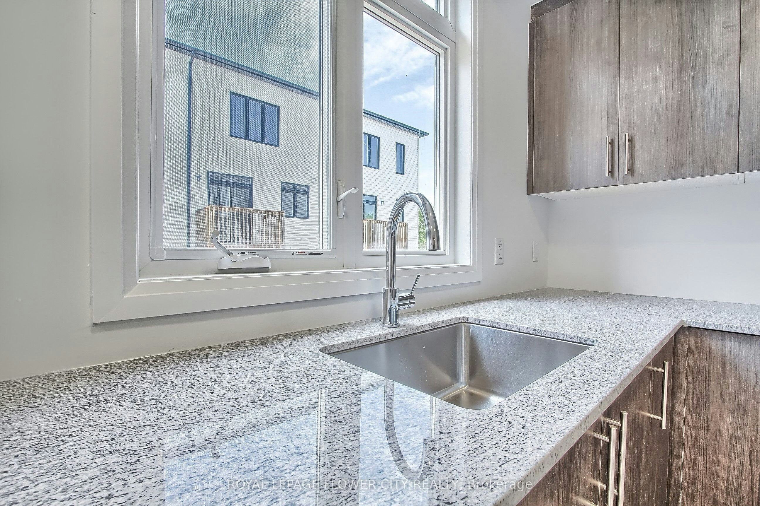 33 Sidney Rose Common N/A, St. Catharines, ON, L2T 0B3 - 14