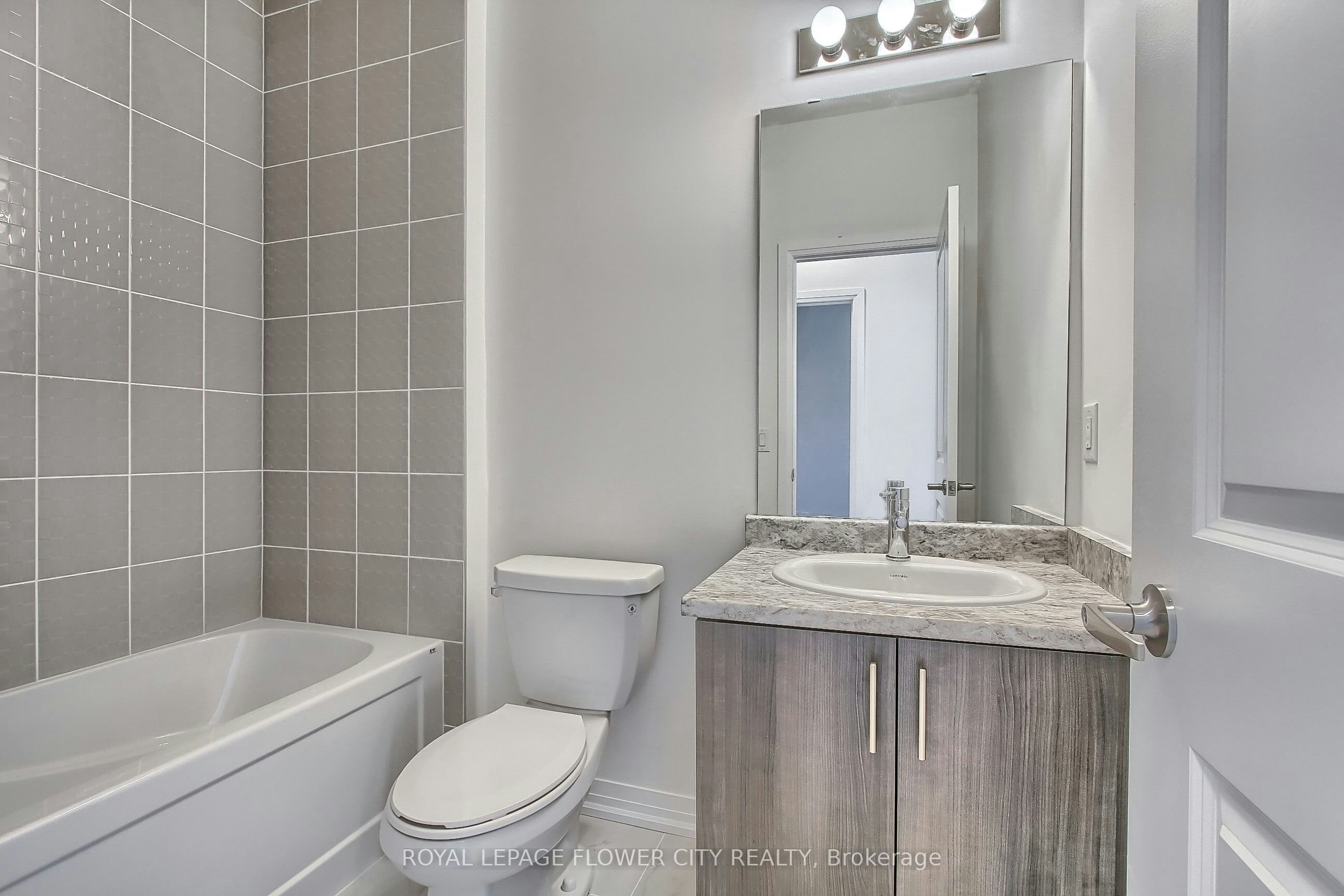 33 Sidney Rose Common N/A, St. Catharines, ON, L2T 0B3 - 32