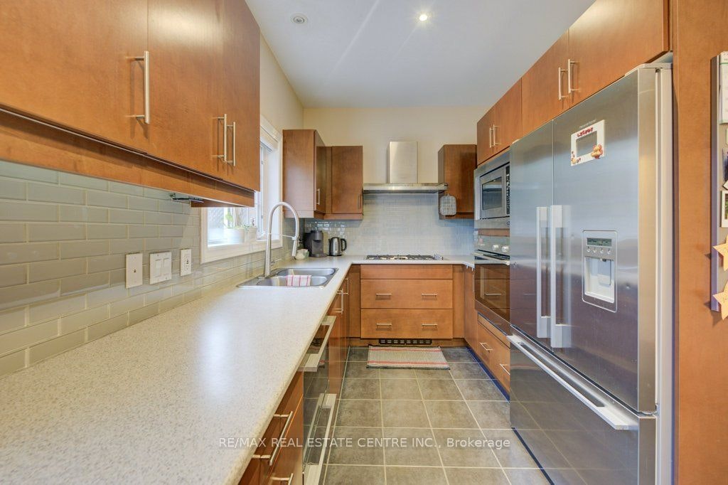 28 Glendarling Crescent, Hamilton, ON, L8E 0A9 - 9