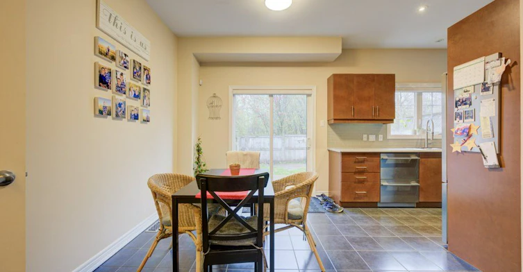 28 Glendarling Crescent, Hamilton, ON, L8E 0A9 - 8