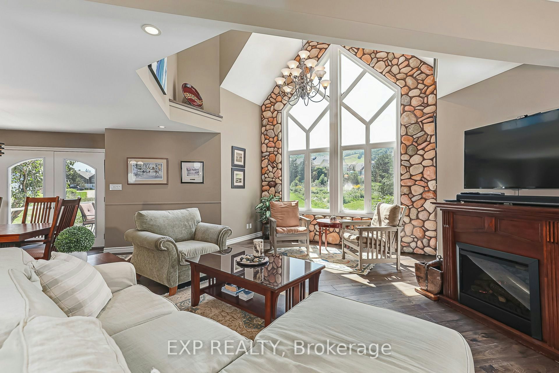 106 Crossan Court, Blue Mountains, ON, L9Y 0M3