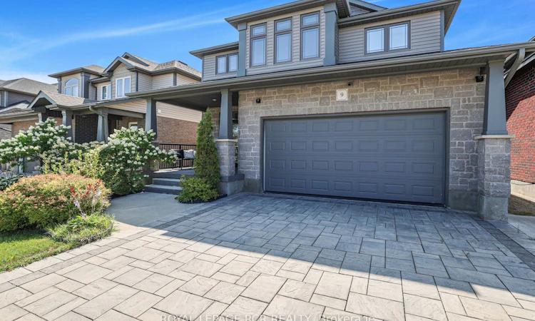 9 Mcintyre Lane