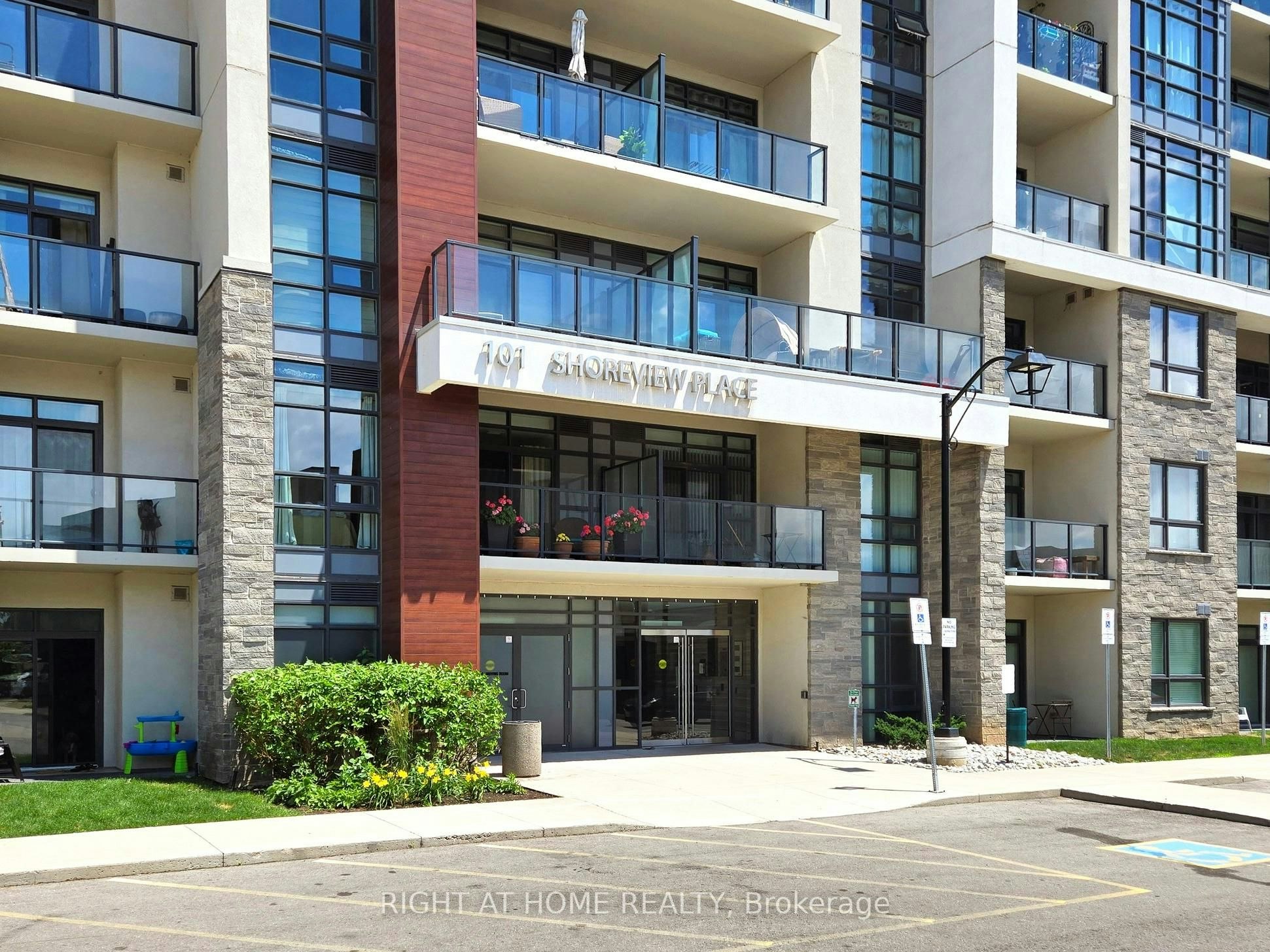 111-101 Shoreview Place E, Hamilton, ON, L8E 0K3 - 4