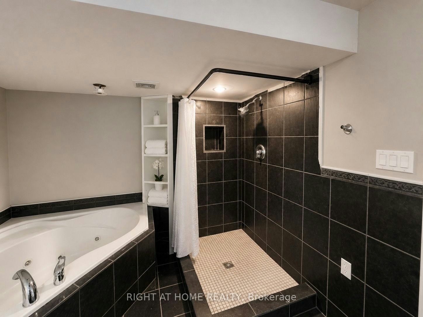 Lower-830 Brucedale Avenue E, Hamilton, ON, L8T 1L3 - 13
