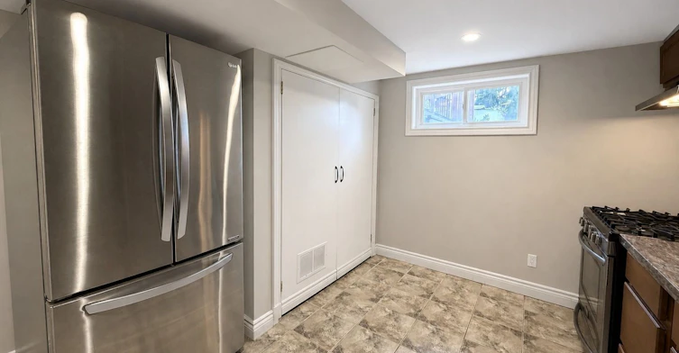Lower-830 Brucedale Avenue E, Hamilton, ON, L8T 1L3 - 9