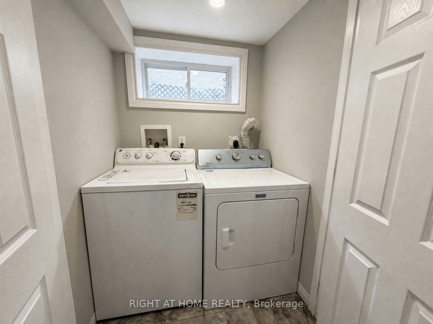 Lower-830 Brucedale Avenue E, Hamilton, ON, L8T 1L3 - 5
