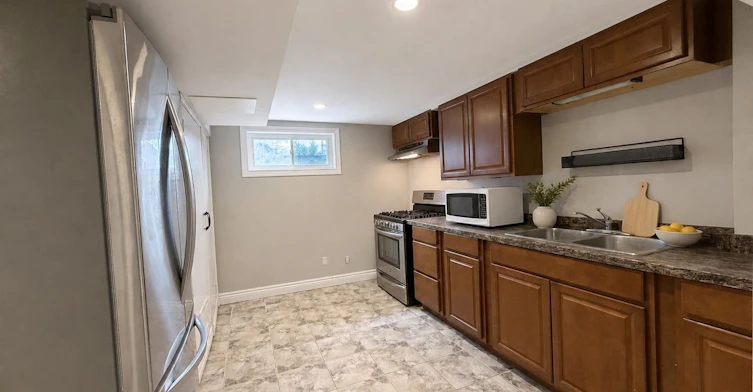 Lower-830 Brucedale Avenue E, Hamilton, ON, L8T 1L3 - 8