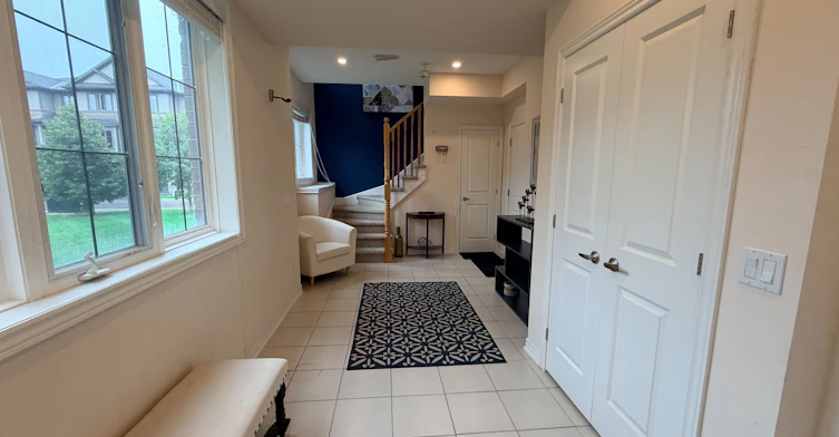 44 Southshore Crescent, Hamilton, ON, L8E 0J3 - 2