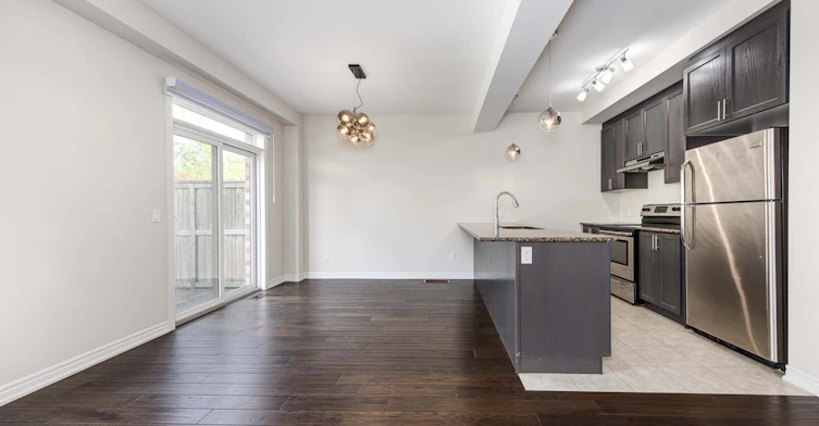 71 Southshore Crescent, Hamilton, ON, L8E 0J3 - 8