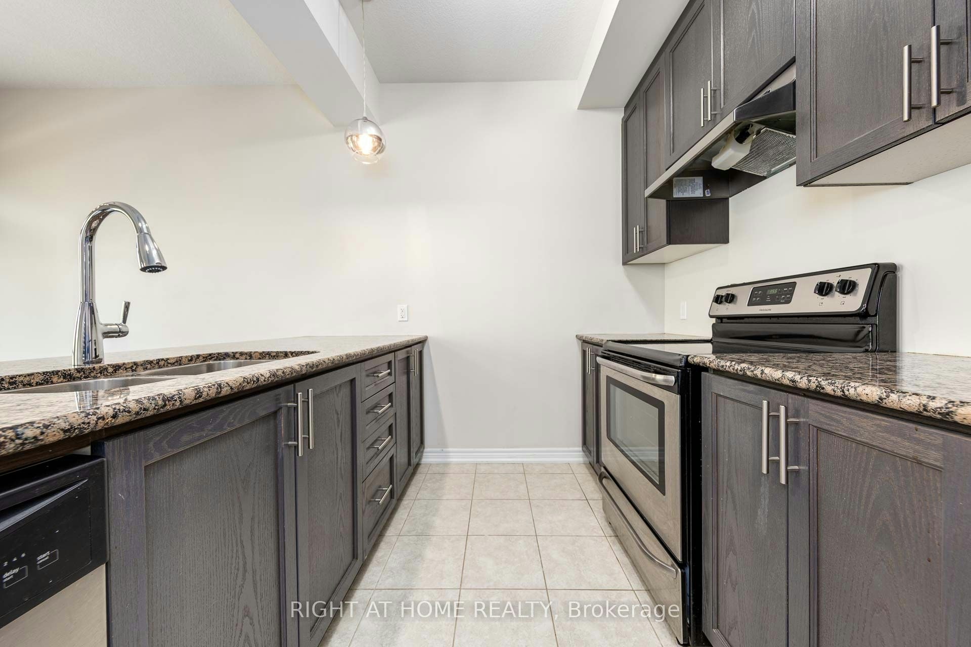 71 Southshore Crescent, Hamilton, ON, L8E 0J3 - 10