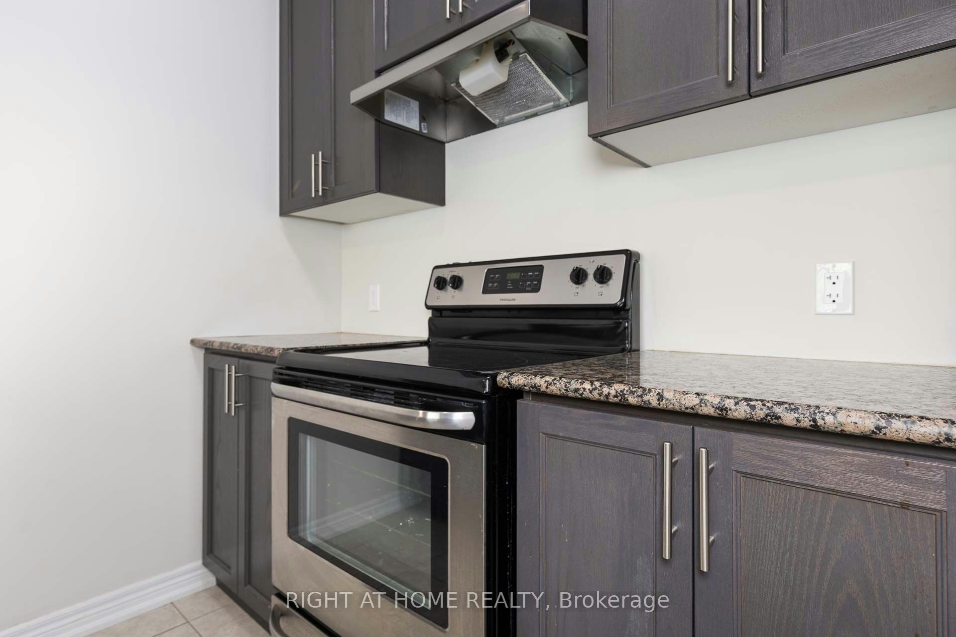 71 Southshore Crescent, Hamilton, ON, L8E 0J3 - 11