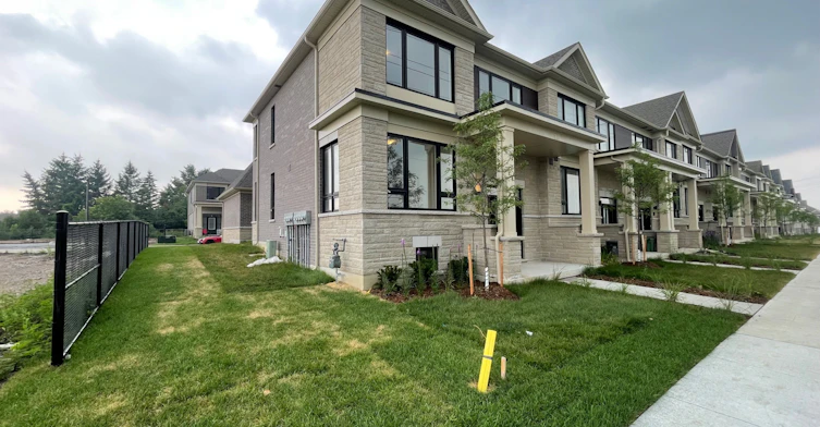 275 Lindsay Street N, Kawartha Lakes, ON, K9V 0T4 - 2
