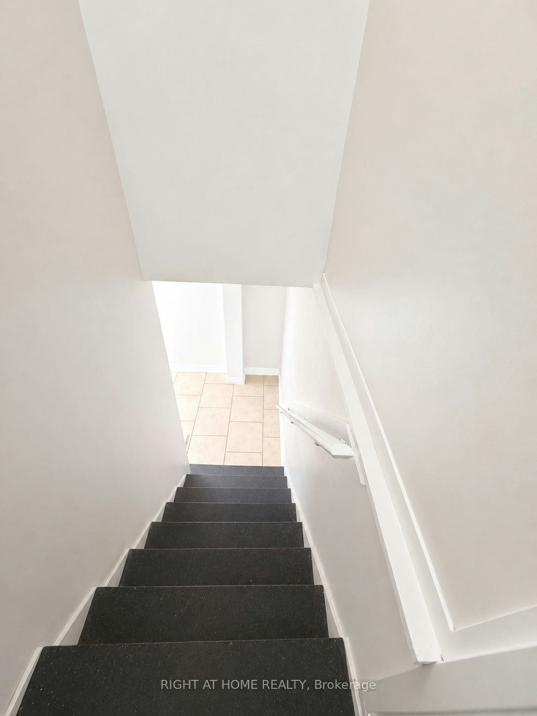 Lower-67 Brentwood Drive, Hamilton, ON, L8T 3W2 - 6
