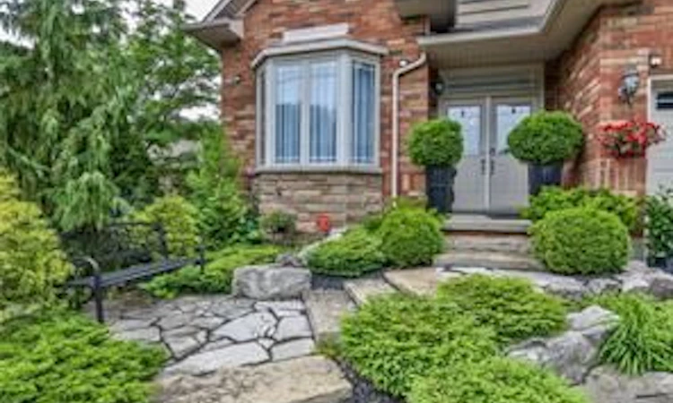 480 Hamilton Drive