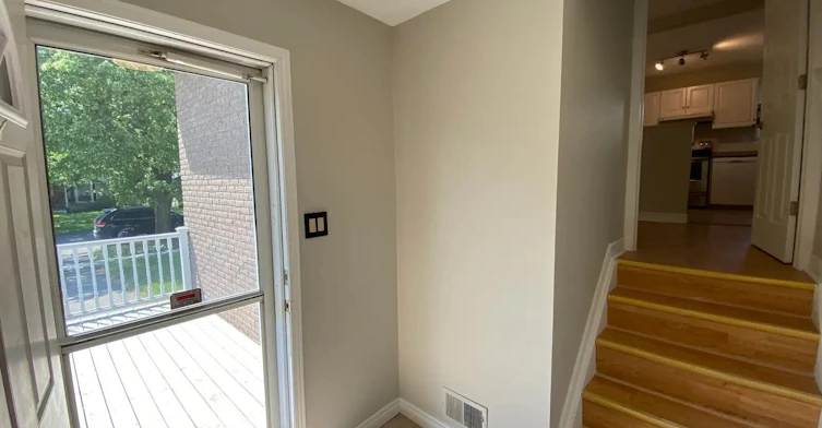 Upper-92 Leaside Drive, Welland, ON, L3C 6B2