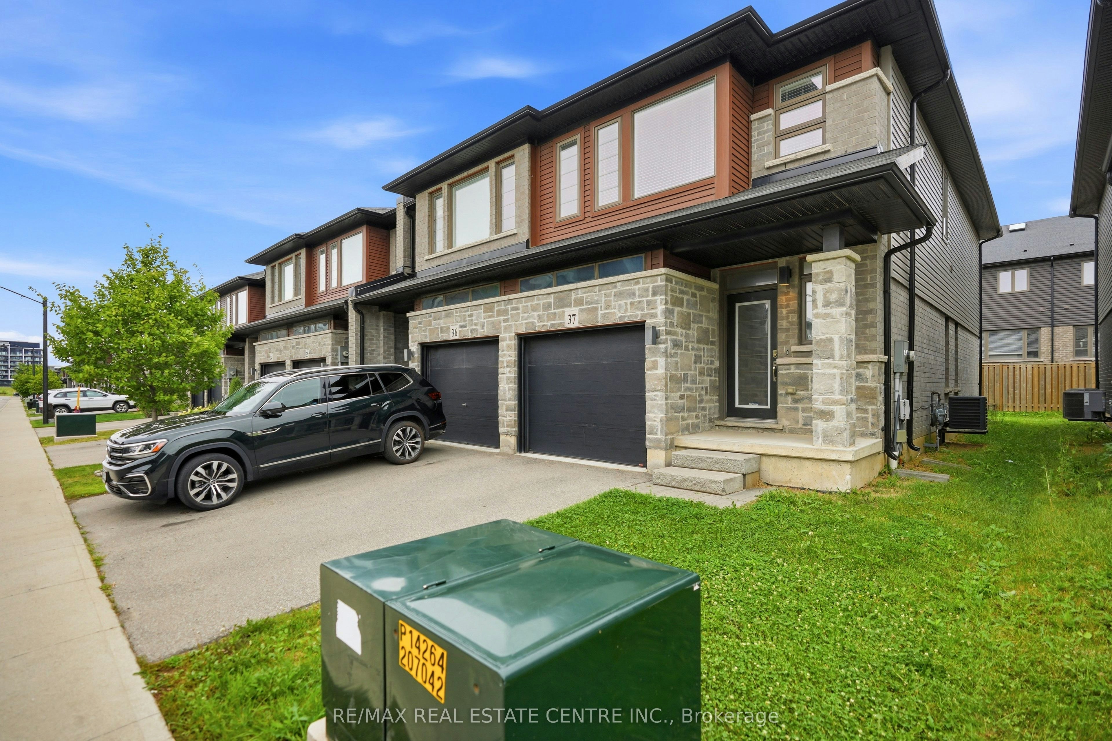 37-30 Times Square Boulevard, Hamilton, ON, L8J 0M1 - 3