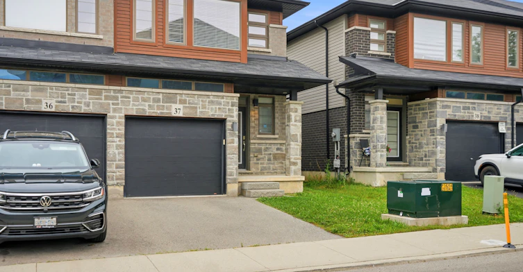 37-30 Times Square Boulevard, Hamilton, ON, L8J 0M1 - 2