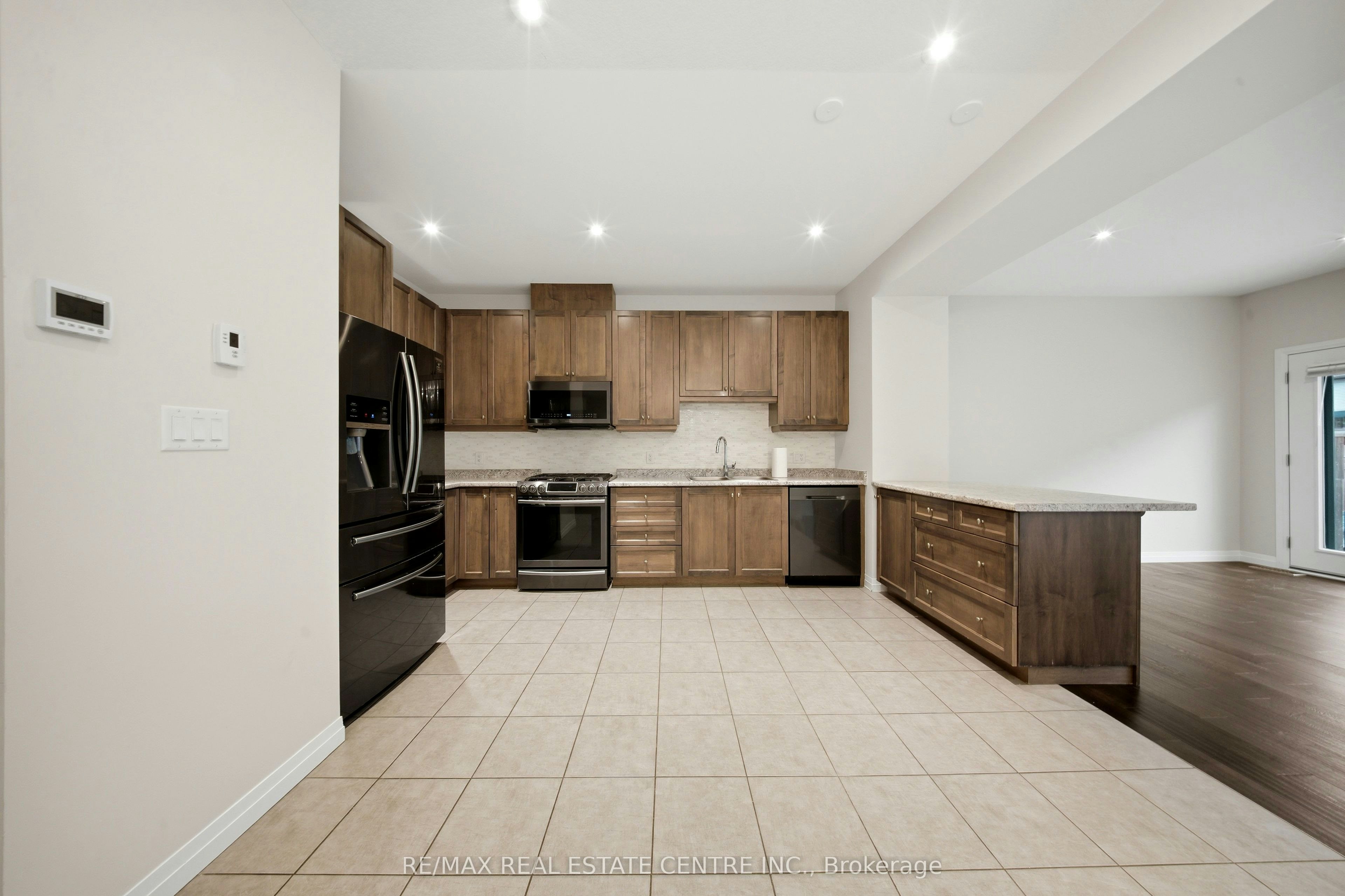 37-30 Times Square Boulevard, Hamilton, ON, L8J 0M1 - 9