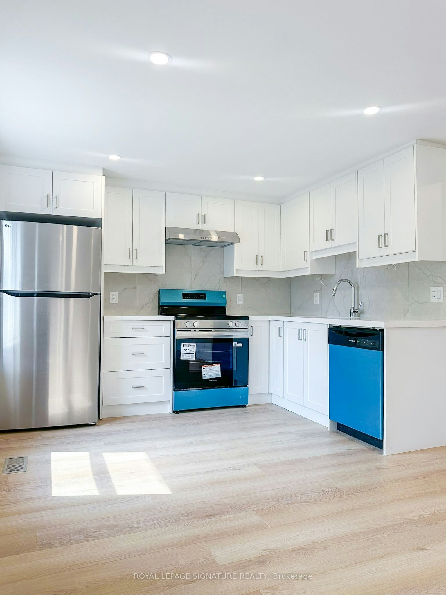 A122-27 Millen Avenue, Hamilton, ON, L9A 2T5