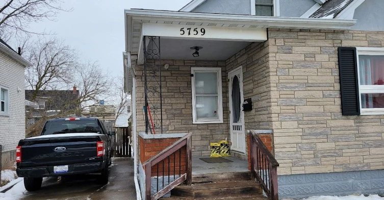 Upper-5759 Emery Street, Niagara Falls, ON, L2G 1L8
