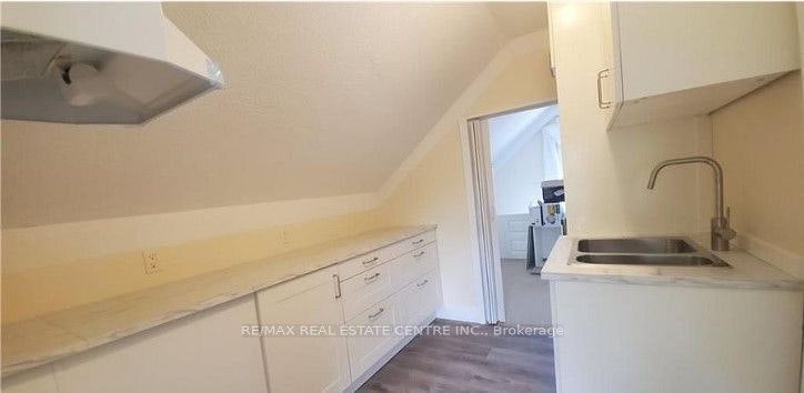 Upper-5759 Emery Street, Niagara Falls, ON, L2G 1L8 - 5