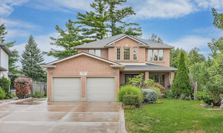 52 Archwood Crescent