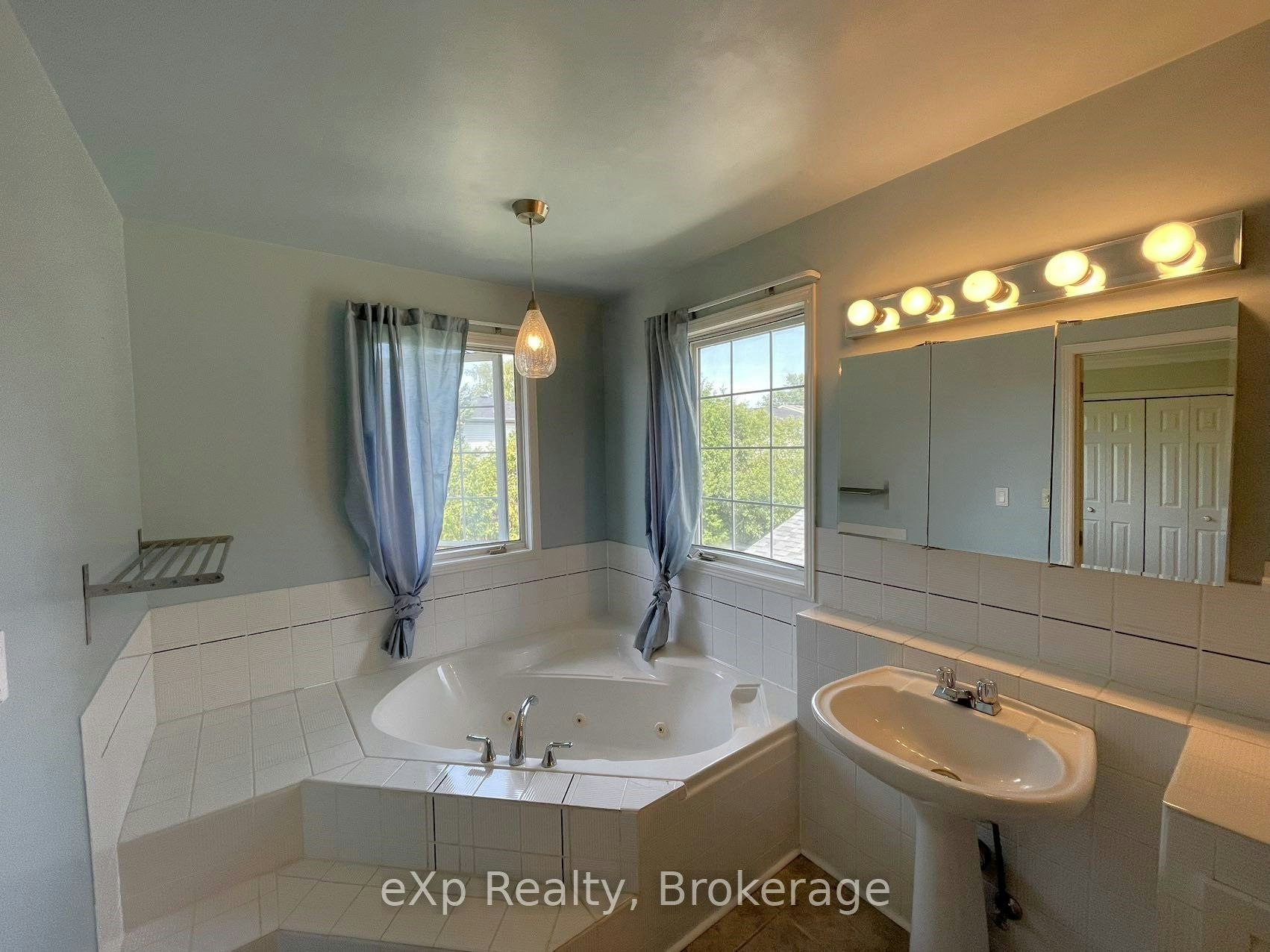 12 Sherwood Crescent, Belleville, ON, K8P 5G1 - 18