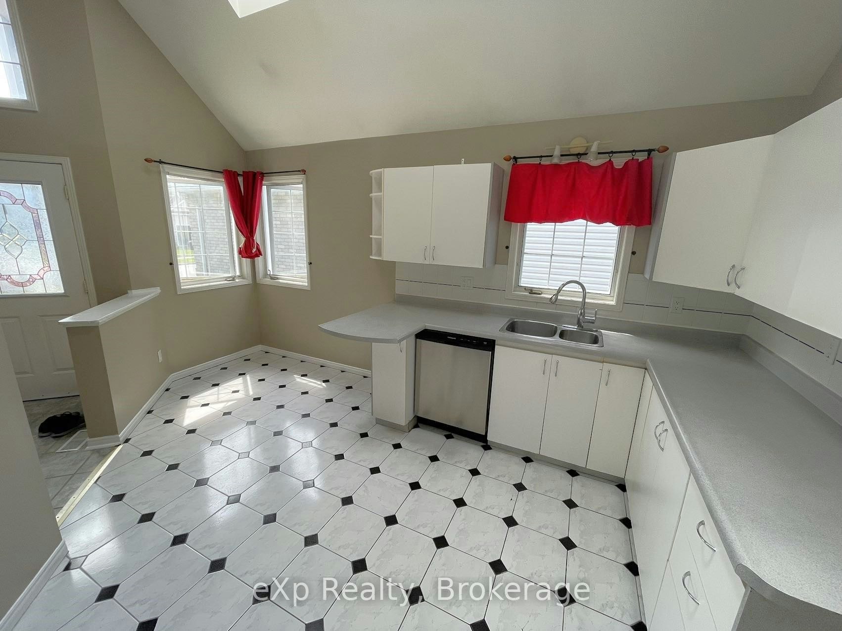 12 Sherwood Crescent, Belleville, ON, K8P 5G1 - 5